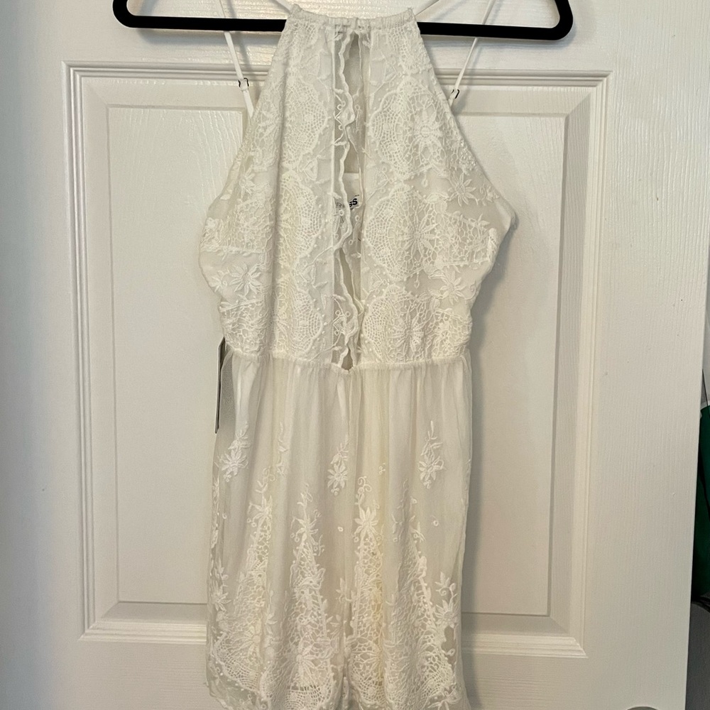 NWT express romper keyhole/cutout size:2